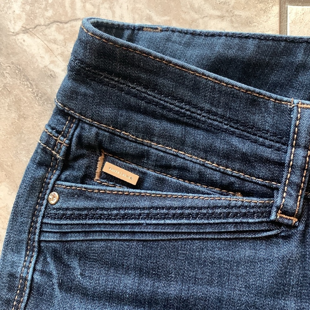 Dark wash wide leg jeans | zipper and button details - Picture 4 of 5